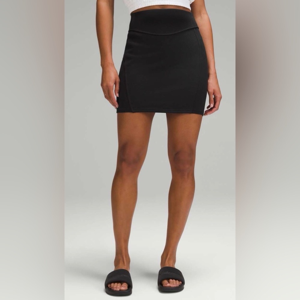 NWOT Lululemon Scuba High-Rise Mini Skirt Black